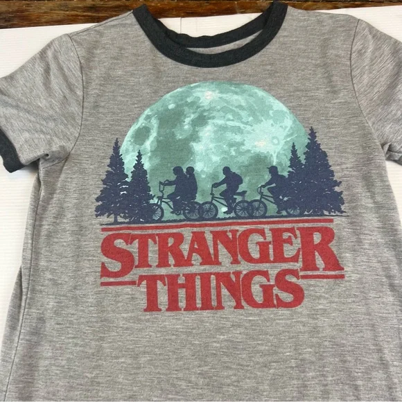 Netflix Stranger Things Grey Tee Shirt, Size Medium - Picture 3 of 9